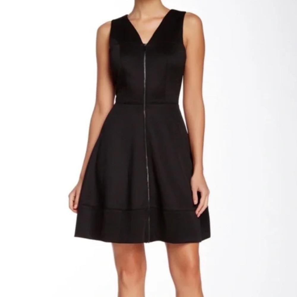 VINCE CAMUTO Black Front Zipper V-Neck Scuba Fit & Flare Dress‎ Size 6 | EUC